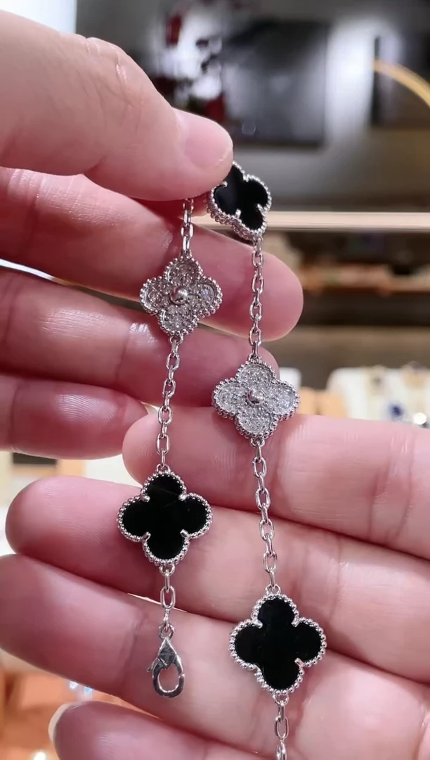 【闪购商品】钻石手链18K金镶嵌手链