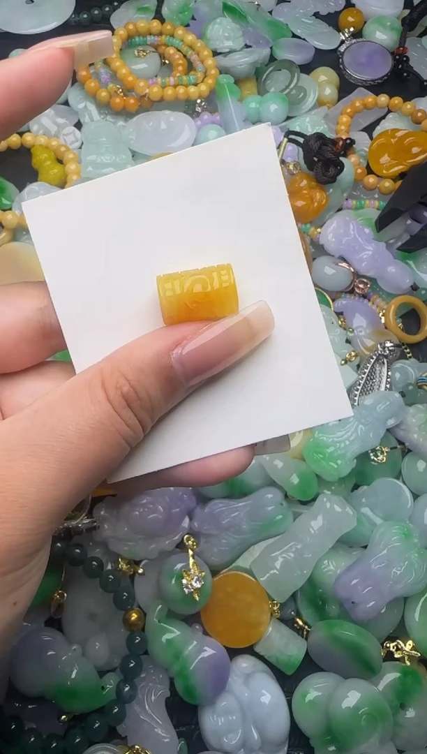 翡翠未镶嵌颈饰天然缅甸翡翠吊坠
