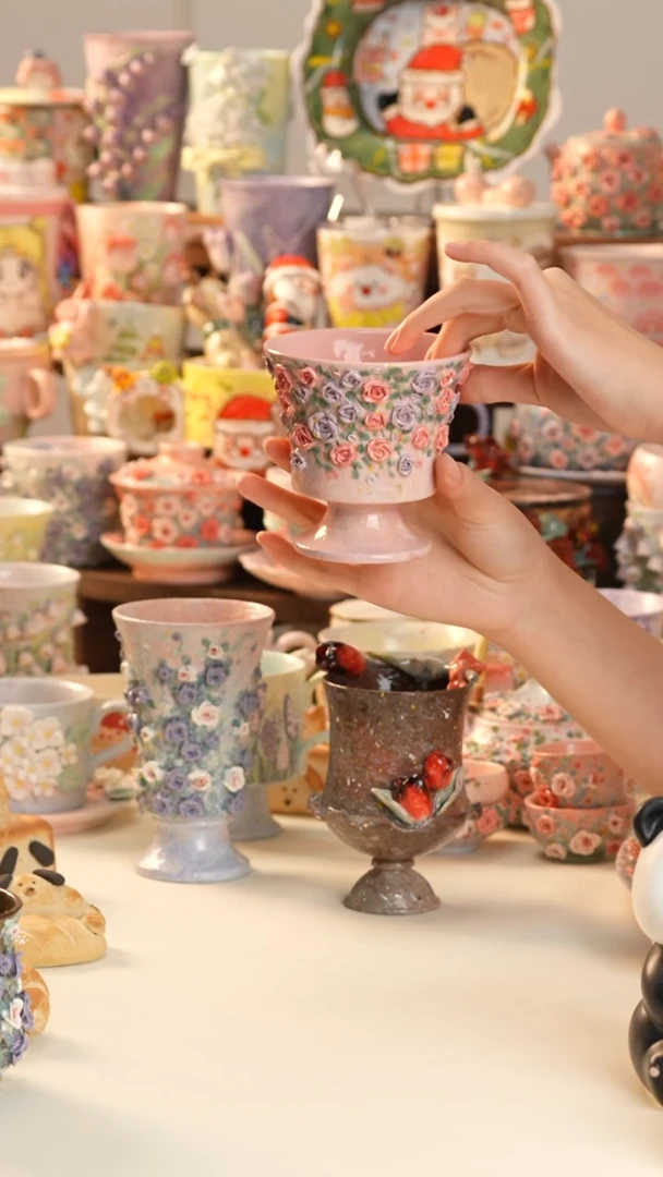 摆件陶景德镇釉下彩手绘设计师款陶瓷