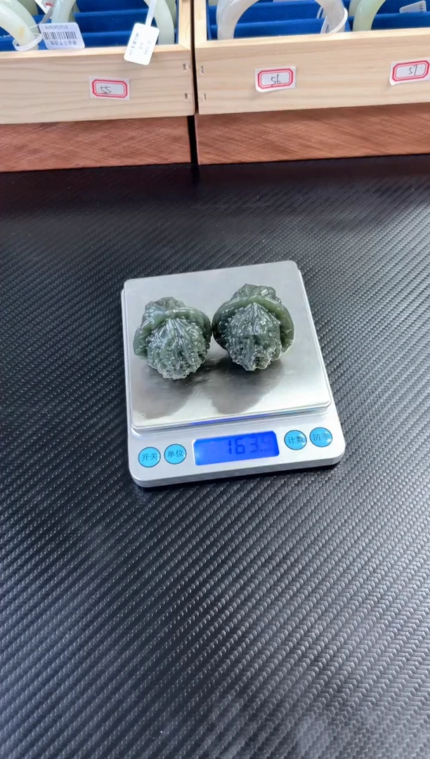 吊坠(赠链)未镶嵌和田玉若羌微色差核桃