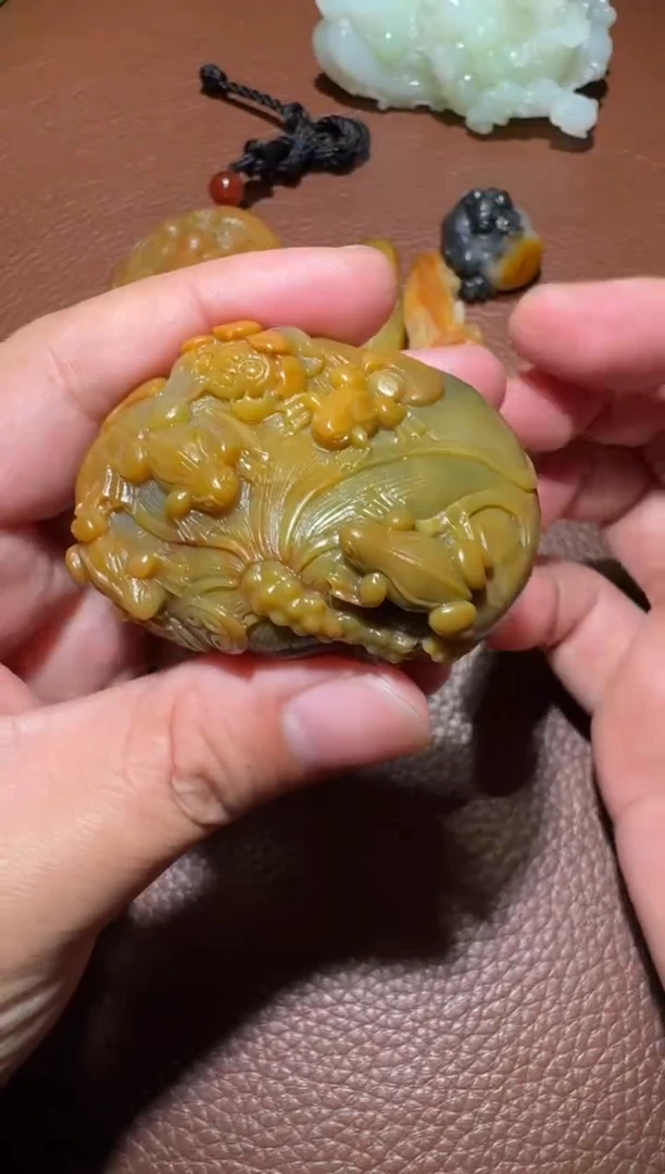 未镶嵌和田玉挂件和田玉