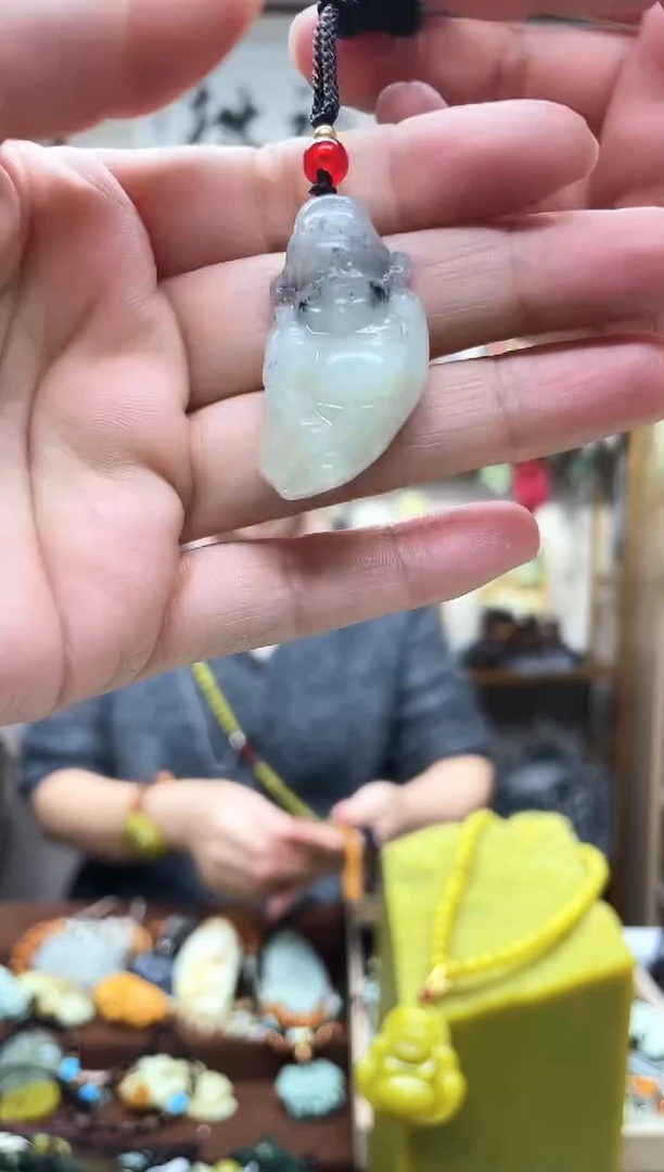 未镶嵌岫玉吊坠·