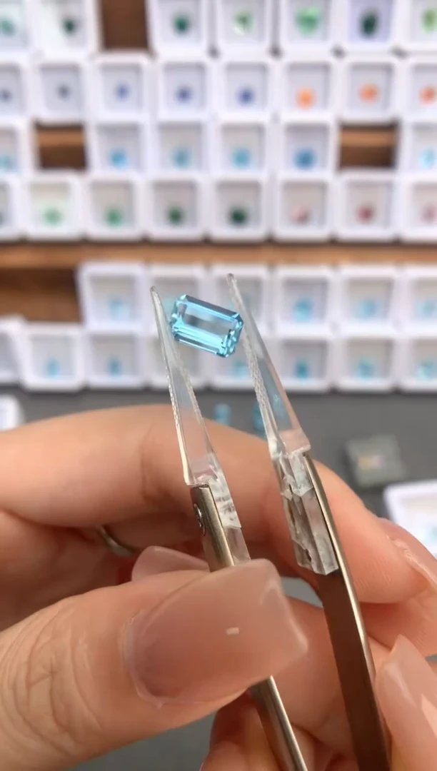 未镶嵌裸石定制海蓝宝石1.59ct 超圣