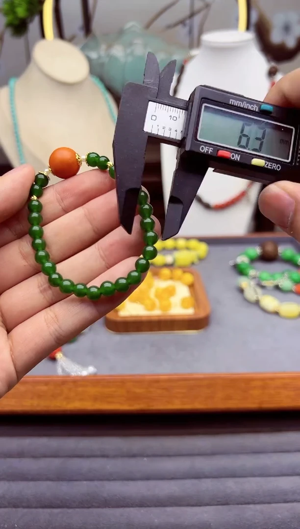 【闪购商品】和田玉手链14K金镶嵌S435```