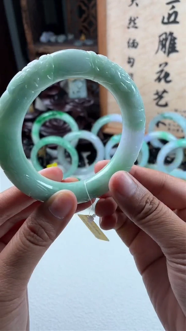 翡翠手镯未镶嵌8翡翠手镯58