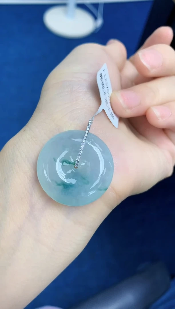 翡翠18K金镶嵌颈饰天然缅甸翡翠A货