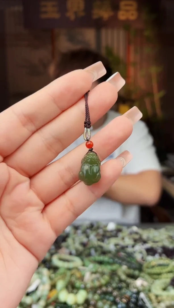 和田玉未镶嵌颈饰拍一发一