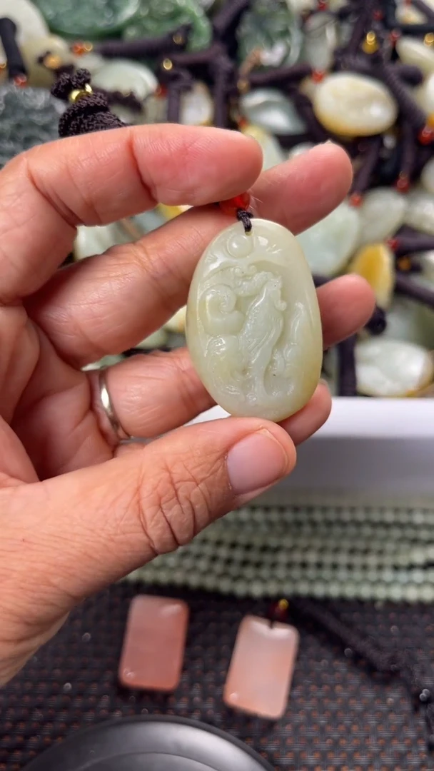【闪购商品】和田玉颈饰未镶嵌多样性发货没有证书拍一发一有瑕
