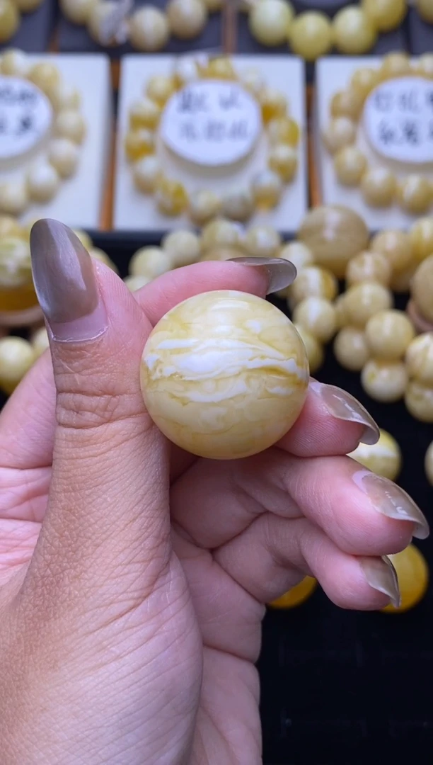 裸石琥珀未镶嵌27mm+大小姐珠宝