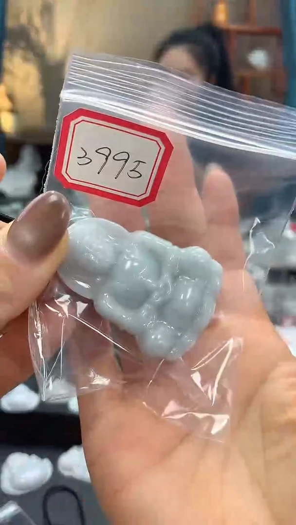 颈饰未镶嵌翡翠观音3995