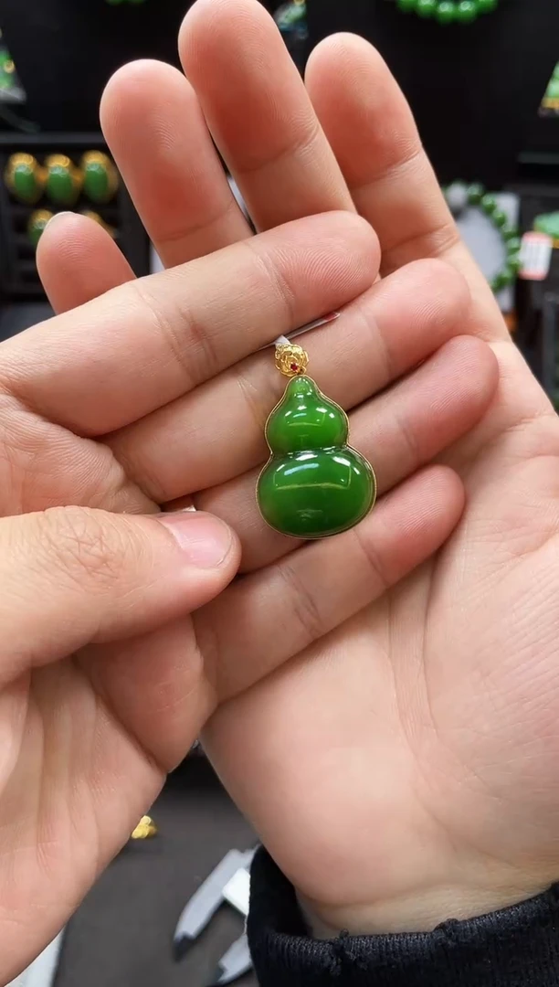 【闪购商品】和田玉吊坠18K金镶嵌多样性发一