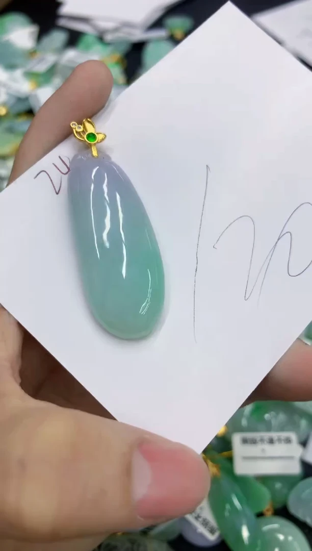 翡翠未镶嵌颈饰111111111111