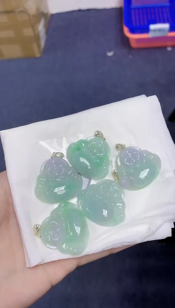 翡翠未镶嵌颈饰天然缅甸翡翠A货多样性发其一