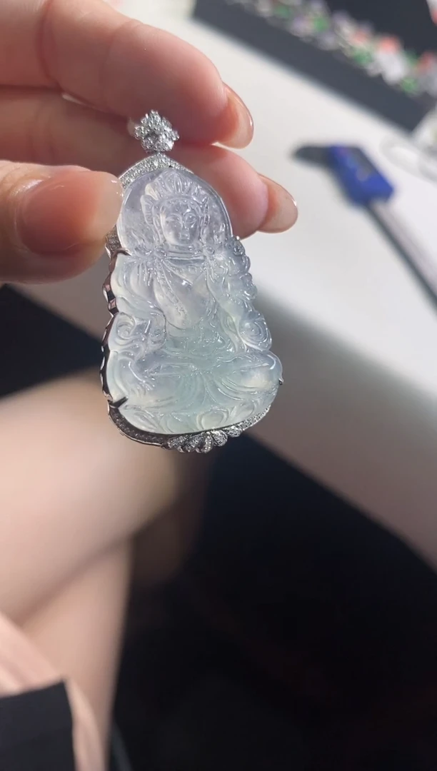 翡翠18K金镶嵌吊坠(不含链)度母