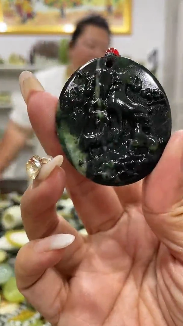 蛇纹石玉未镶嵌吊坠