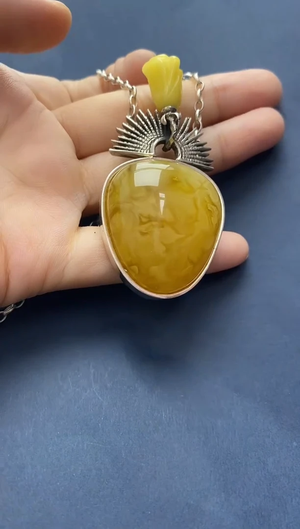 裸石琥珀未镶嵌吊坠