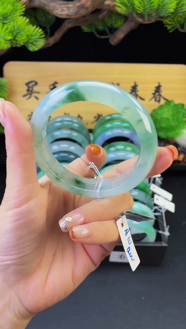 未镶嵌手镯翡翠A10,全款12W，定金2W