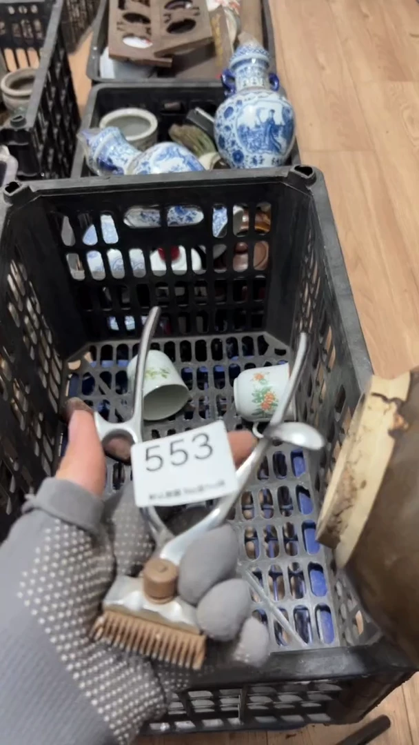 陶瓷潇****）工艺品00553