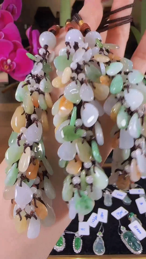 【闪购商品】翡翠挂件未镶嵌岁岁平安车挂