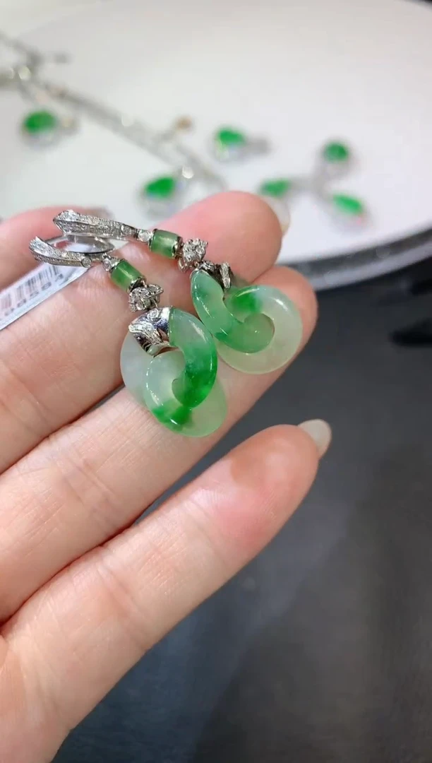 【闪购商品】翡翠耳饰18K金镶嵌F68 翡翠