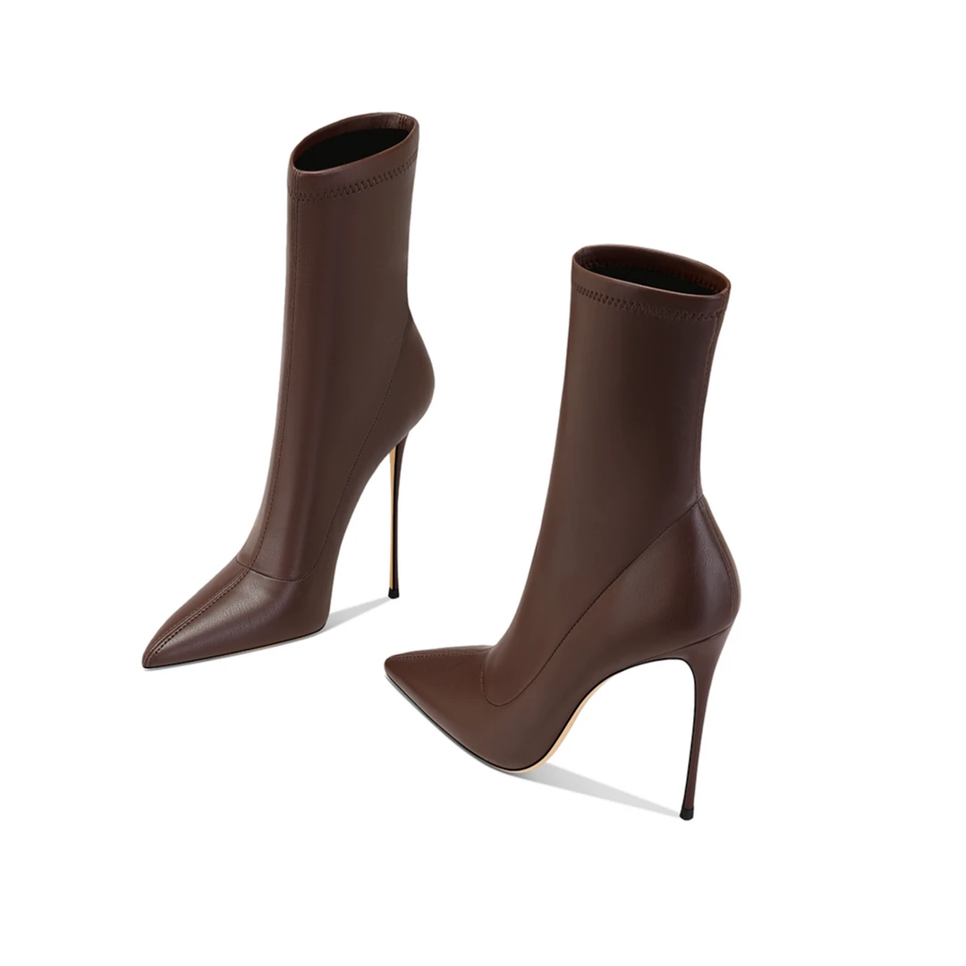 时尚气质棕色瘦瘦靴时装靴百搭气质2025秋冬新款尖头细跟高跟鞋女