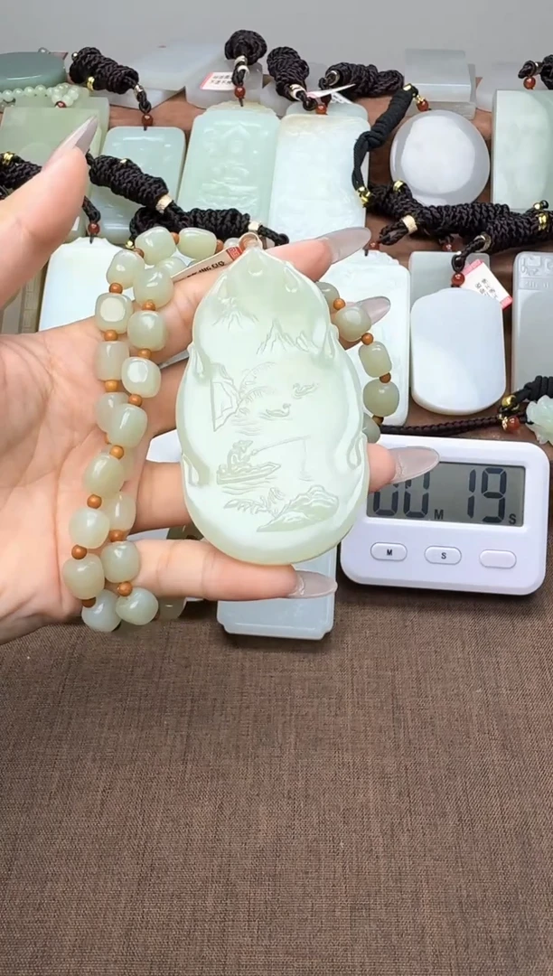 颈饰未镶嵌和田玉1
