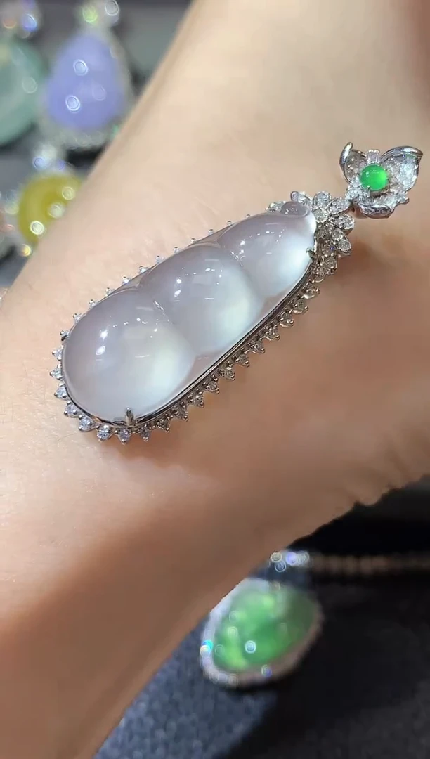 吊坠(不含链)18K金镶嵌翡翠A91