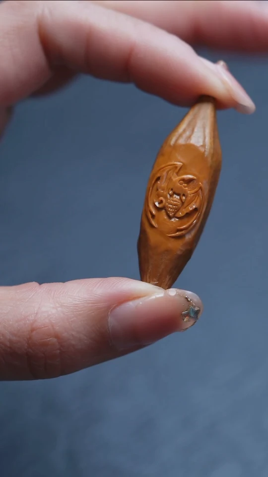 【闪购商品】橄榄核吊坠苏工橄榄核