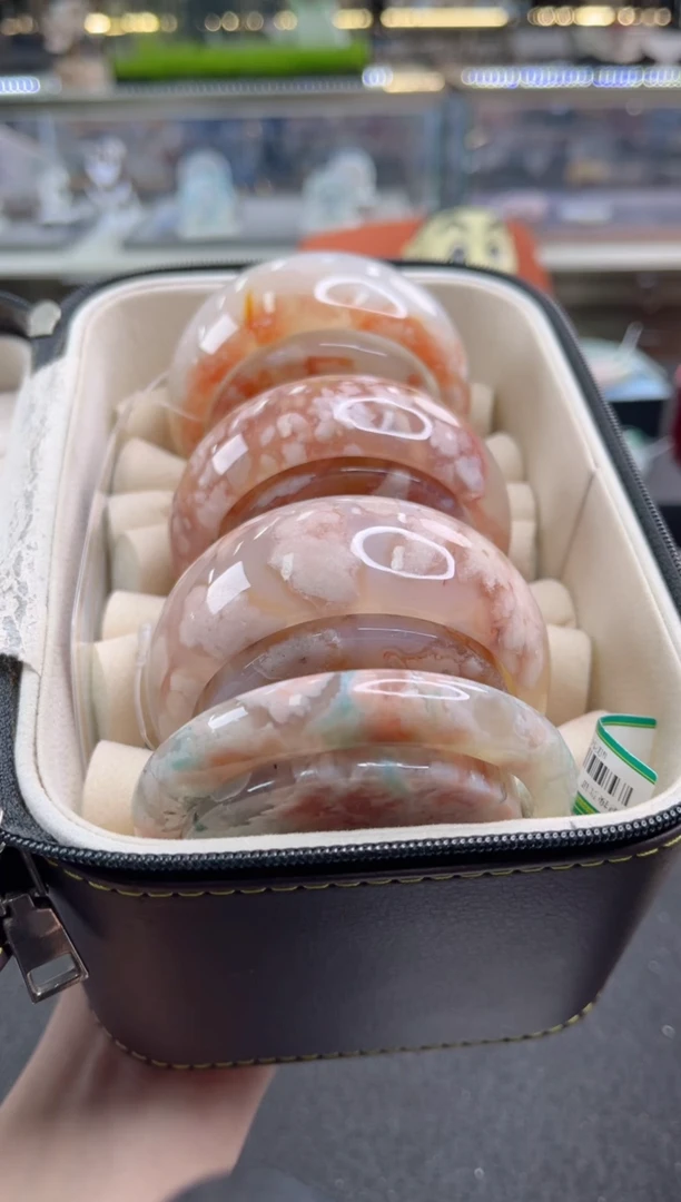 未镶嵌手镯石英质玉尘*丷圈口（赠品镯心）