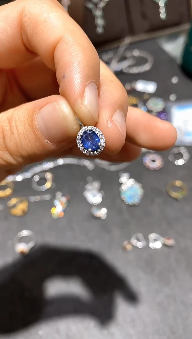 颈饰蓝宝石银S925镶嵌吊坠