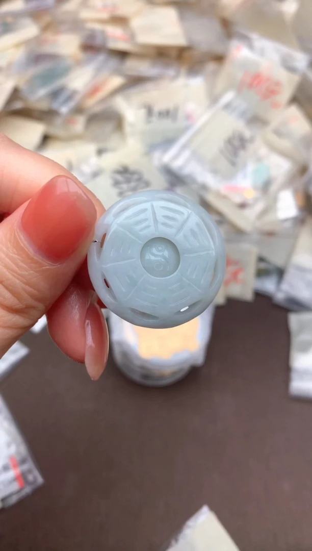 翡翠挂件未镶嵌多样性发货(发一个）