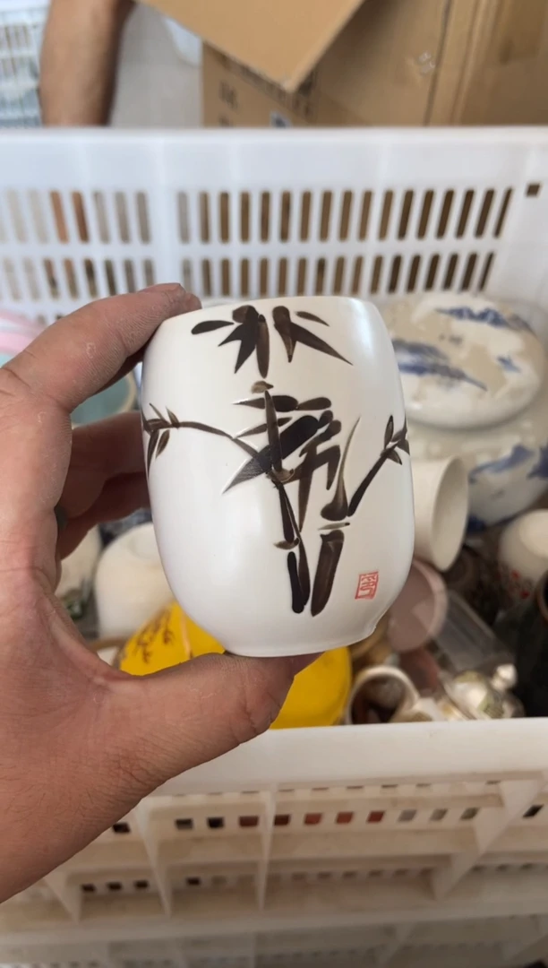 无运费险有瑕疵的摄影的产品有使用过的痕迹有点脏介意勿拍