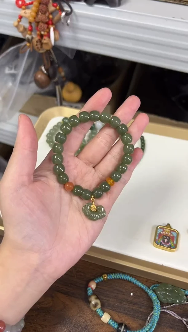 未镶嵌手链和田玉和田玉精工直切如意款手链[0698]