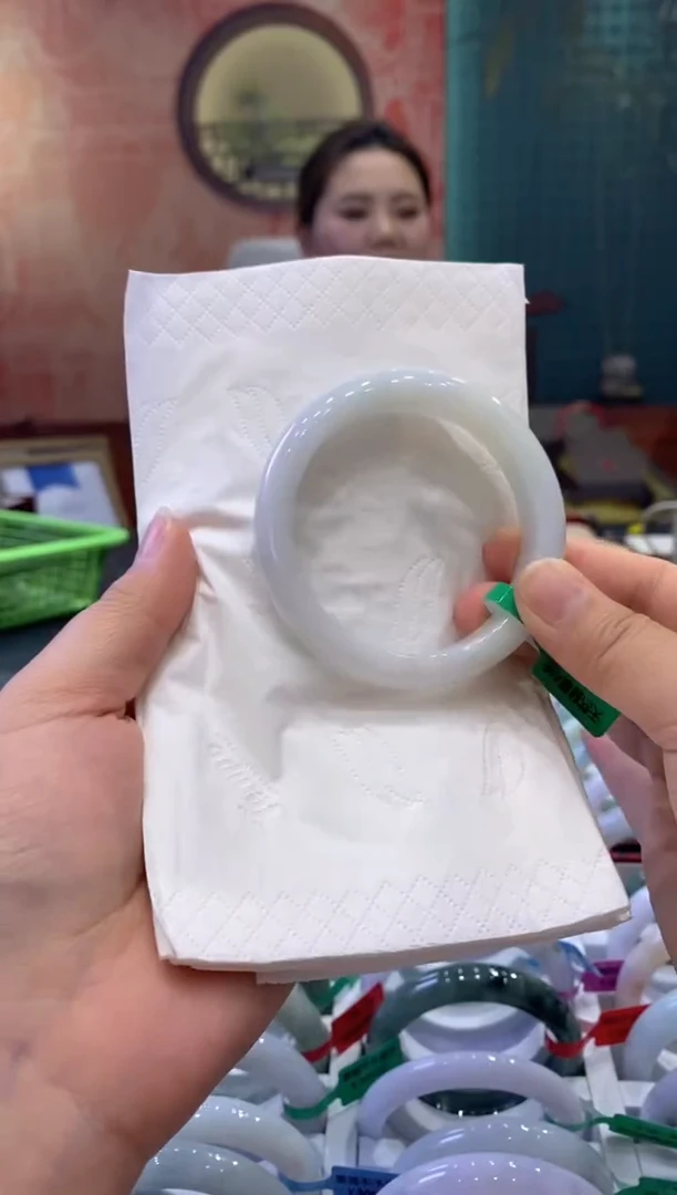 【闪购商品】翡翠手镯未镶嵌多人0006431