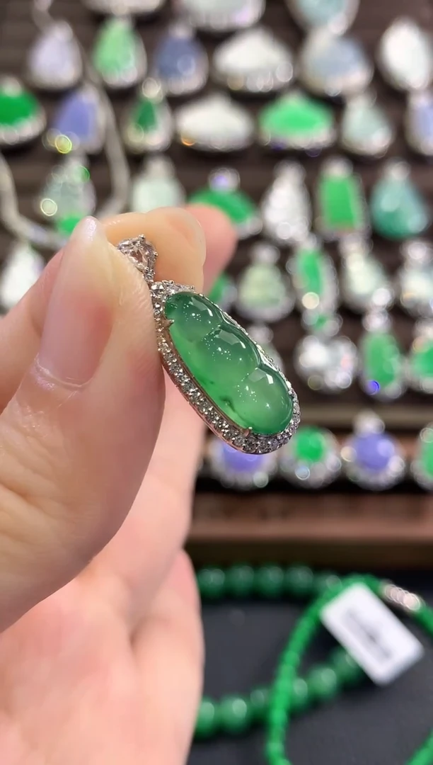 吊坠(不含链)18K金镶嵌翡翠b156