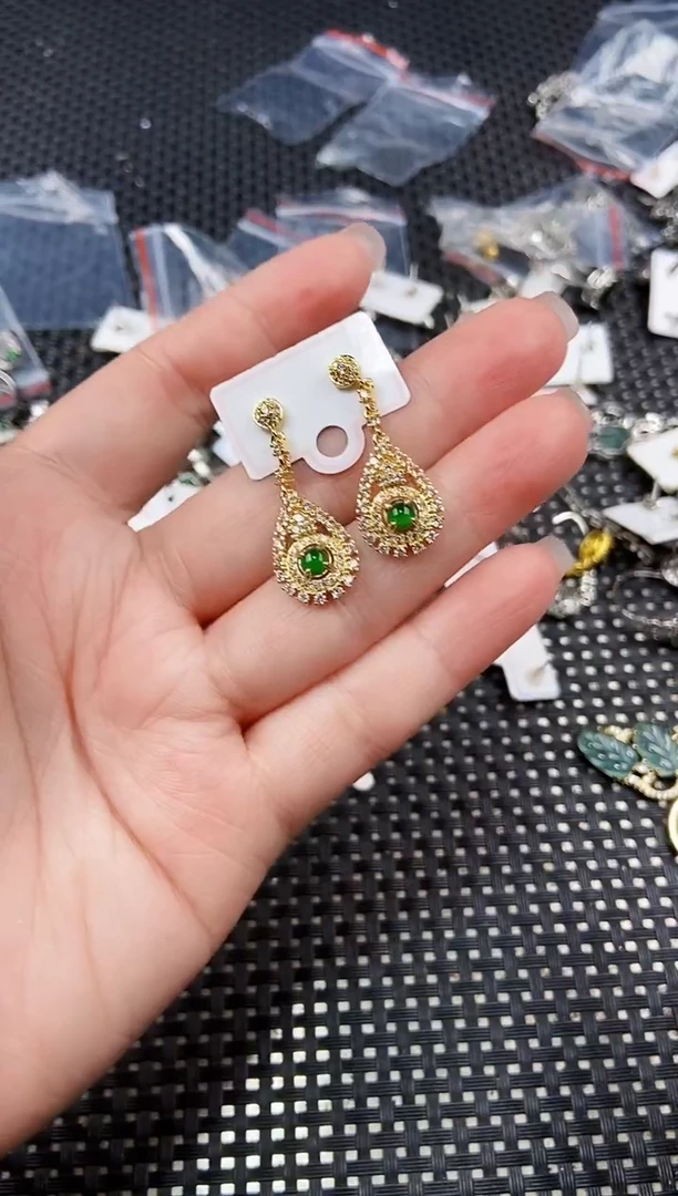 翡翠未镶嵌耳饰1111111111