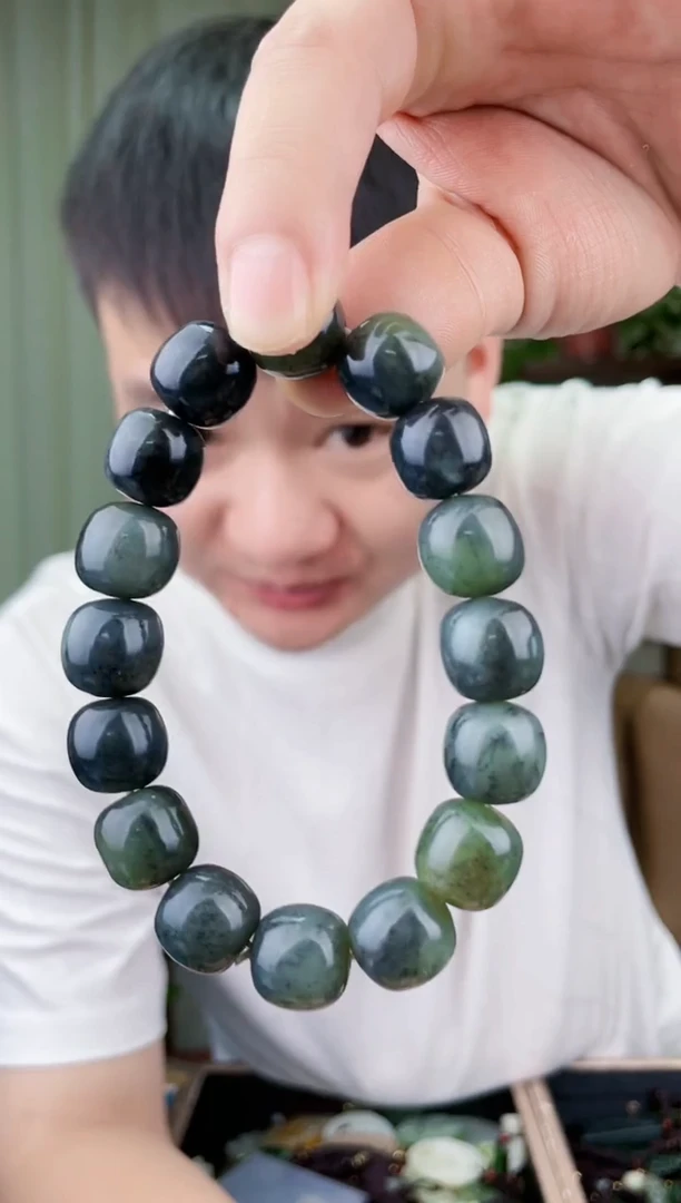 未镶嵌和田玉挂件拍一发一，多样性发货！