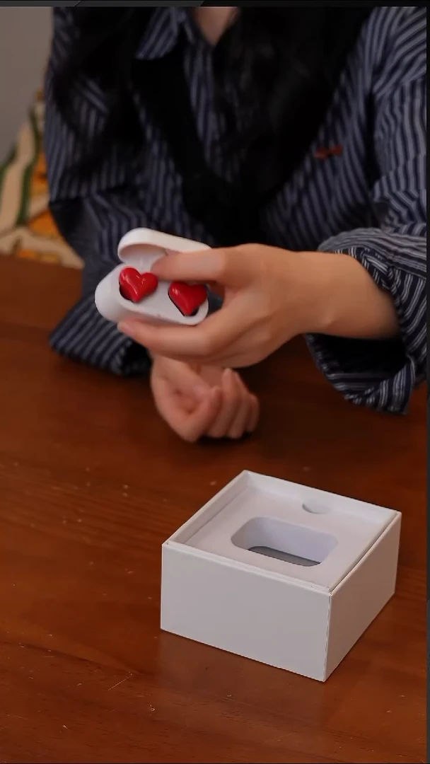 陶92-heartbuds日本同款心形蓝牙耳机-红色