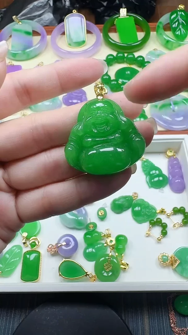 吊坠(赠链)未镶嵌翡翠绿大佛