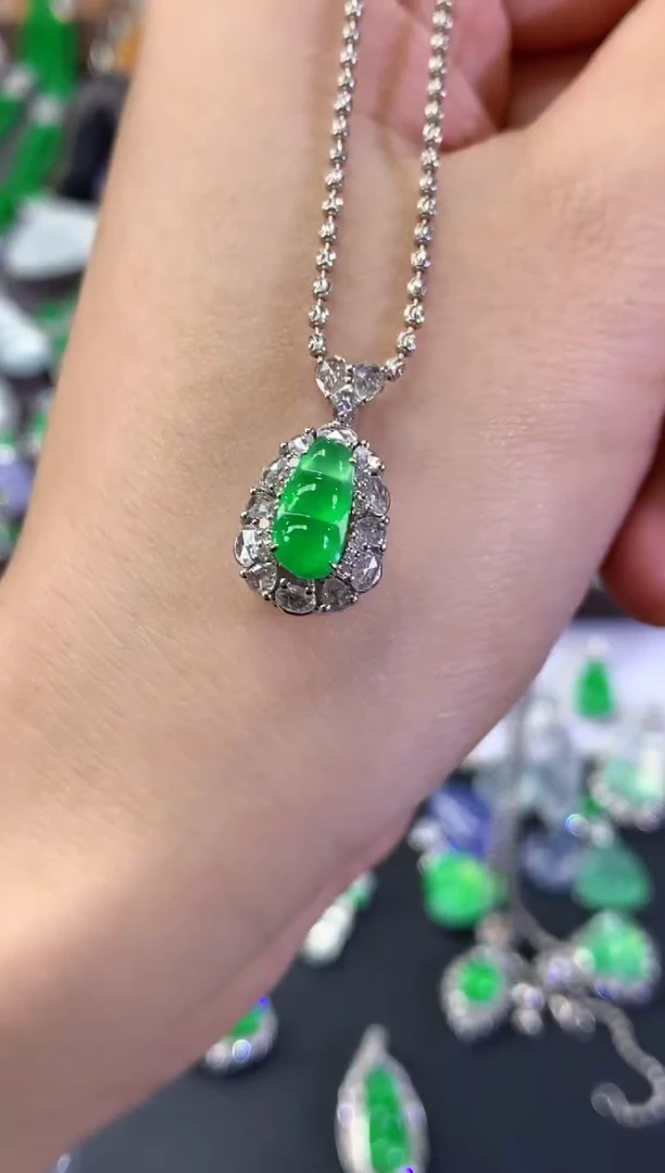 吊坠(不含链)18K金镶嵌翡翠C96|19800