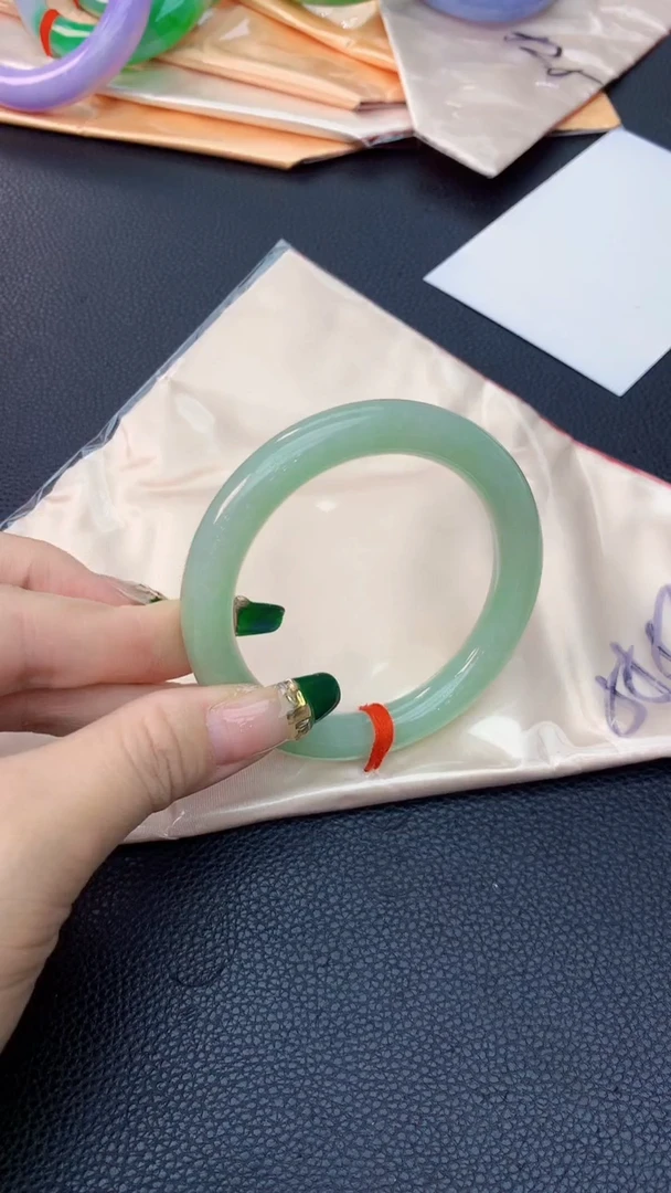 翡翠手镯未镶嵌0684214747