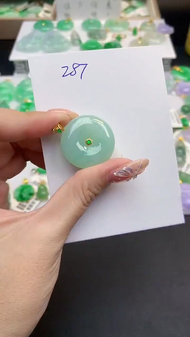 颈饰18K金镶嵌翡翠天然缅甸A货翡翠