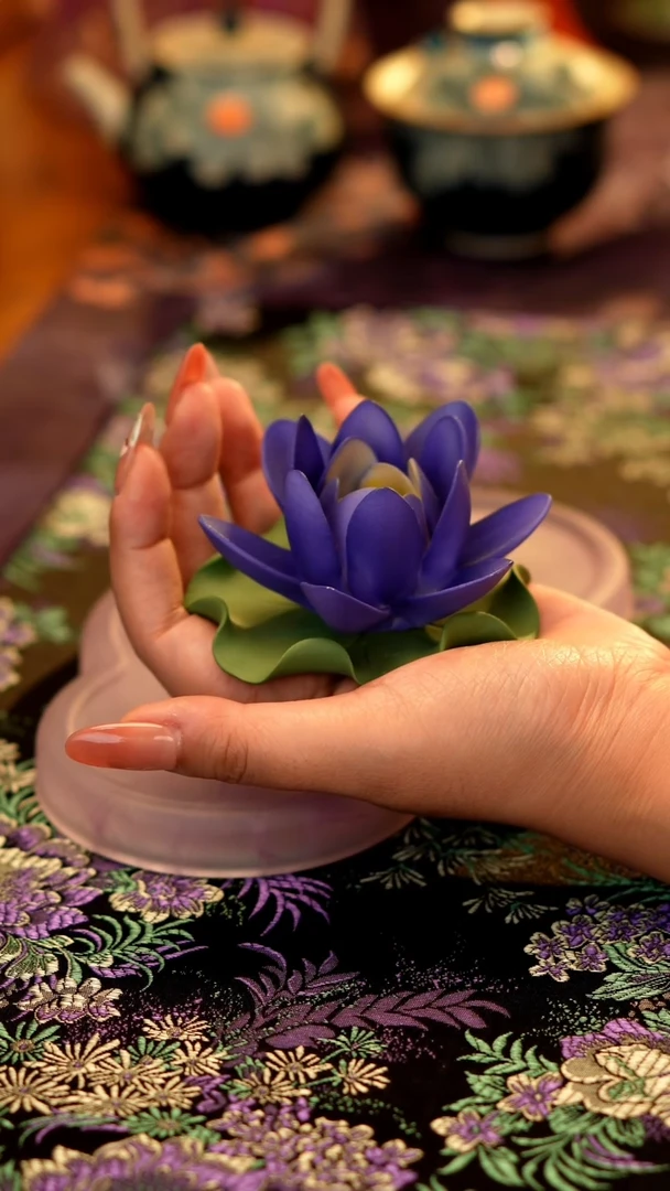 蓝莲花香插············