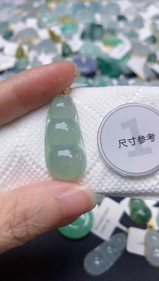 颈饰18K金镶嵌翡翠天然缅甸A货翡翠