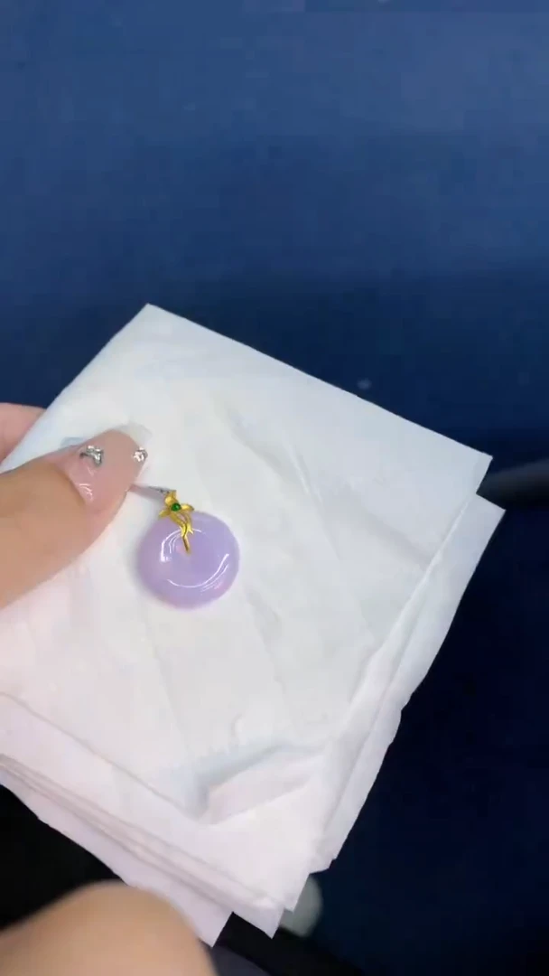 翡翠18K金镶嵌吊坠(不含链)1