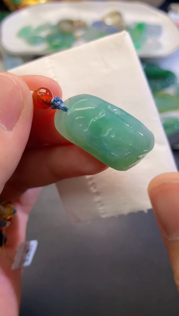 翡翠未镶嵌吊坠(不含链)54