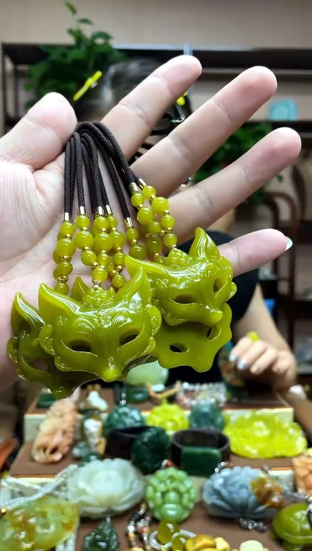 未镶嵌岫玉吊坠多样性发货发其中之一