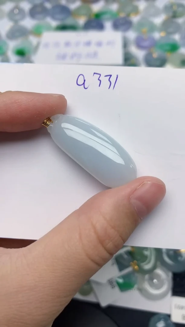 翡翠未镶嵌颈饰天然缅甸A货翡翠