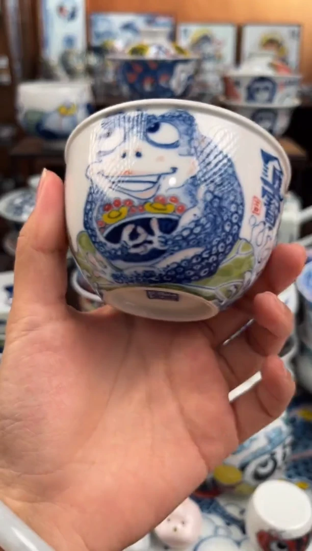 昨明青花金蝉缸杯