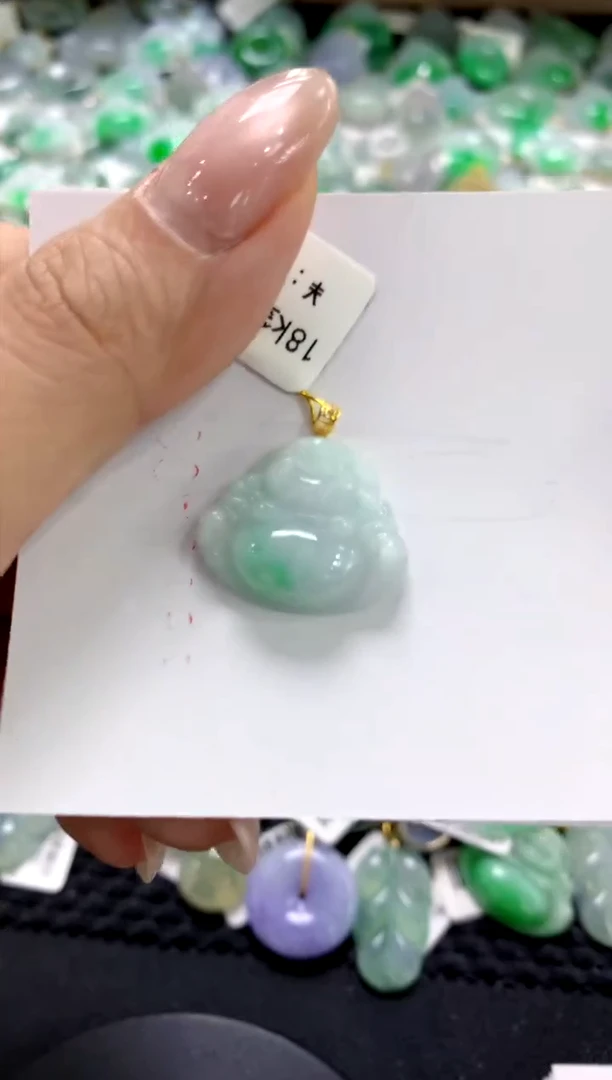 翡翠18K金镶嵌颈饰1111111111111111